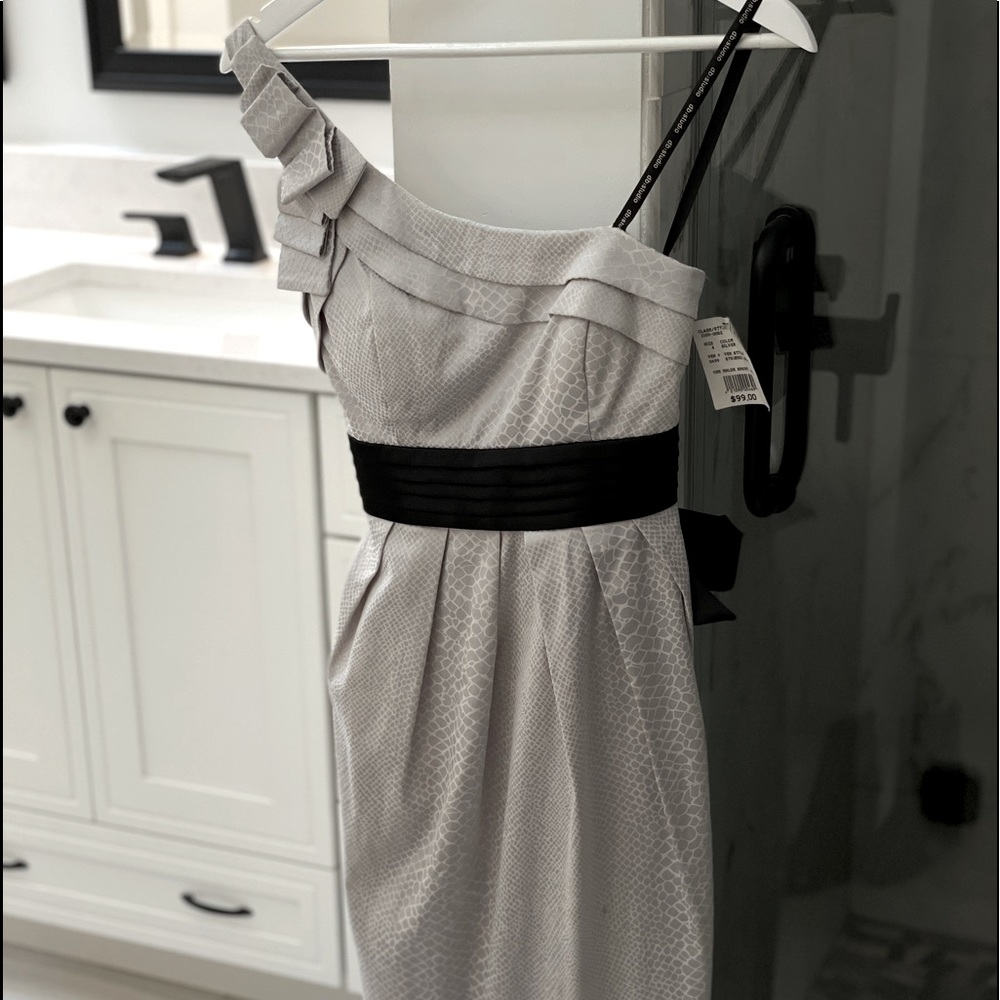 One shoulder grey/white print dress